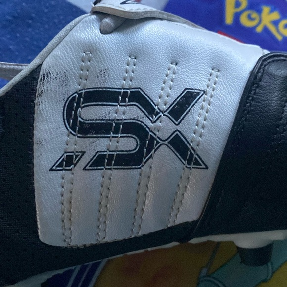 Umbro Women’s SX Valor 2 Soccer Cleats - Picture 6 of 11